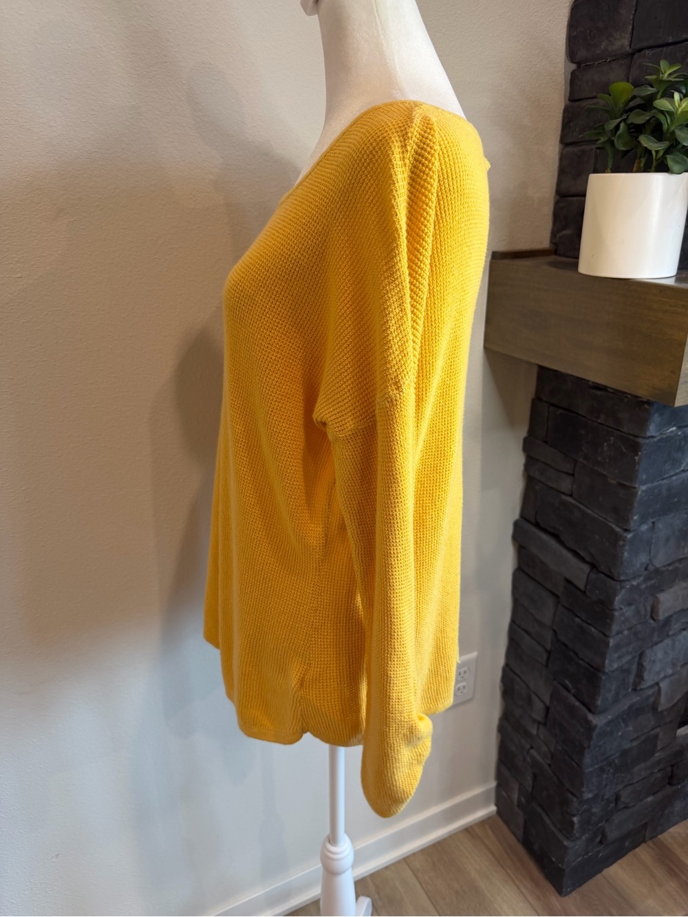 Max Studio Women's Yellow Scoop Neck Waffle Knit Sweater with Button Back. Sz XL - Picture 3 of 11